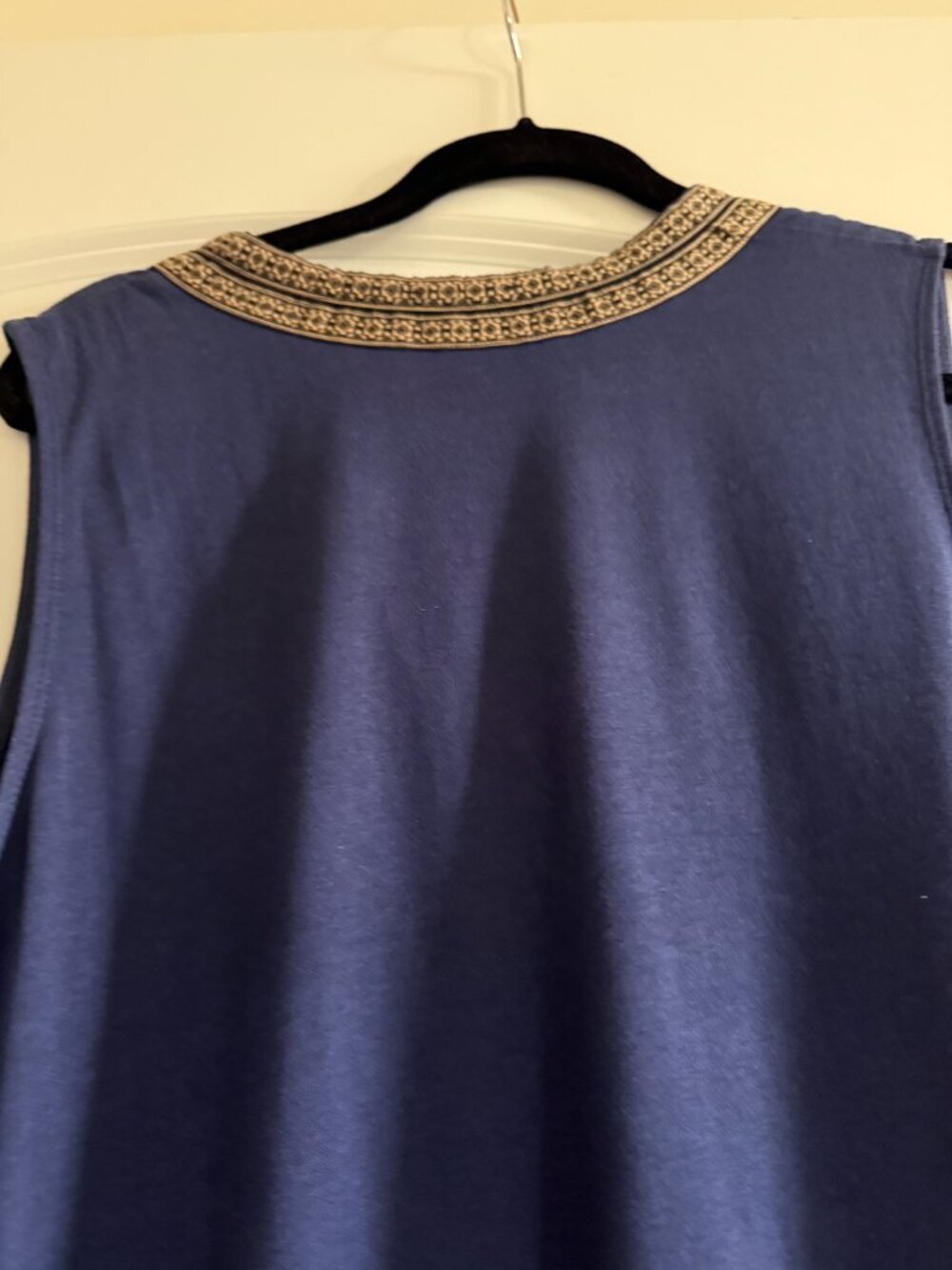 Sleeveless Summer Shift - Picture 4 of 7